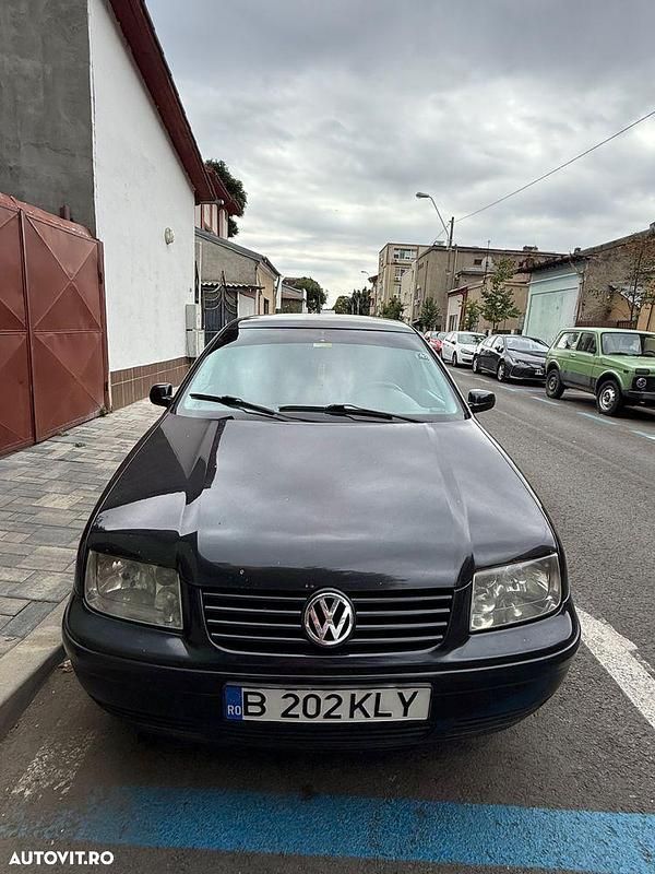 Culoarenegru Utilizat 2000 VW Bora Berlinǎ | 1.800 EUR (Puțin scump) - Imagine 1/4