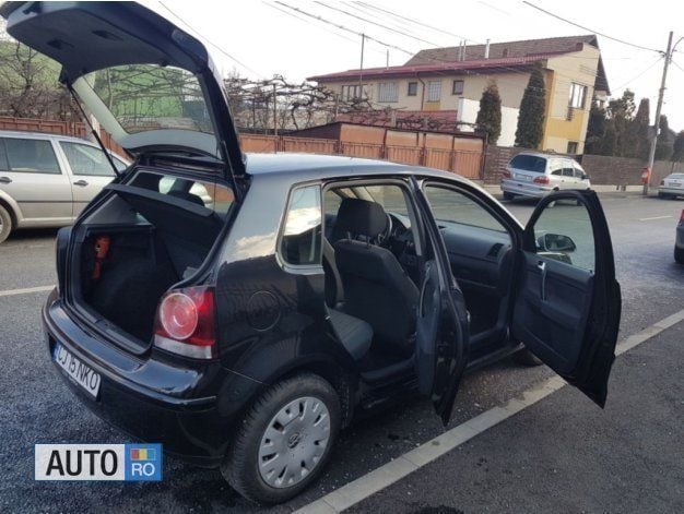 Negru Utilizat 2007 VW Polo Hatchback | 3.340 EUR (Scump) - Imagine 1/4
