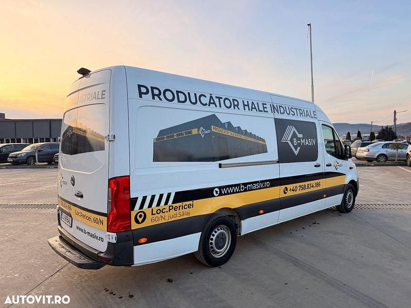 Second-hand Mercedes Sprinter 163 CP (119 kW) 2018 Culoarealb Van