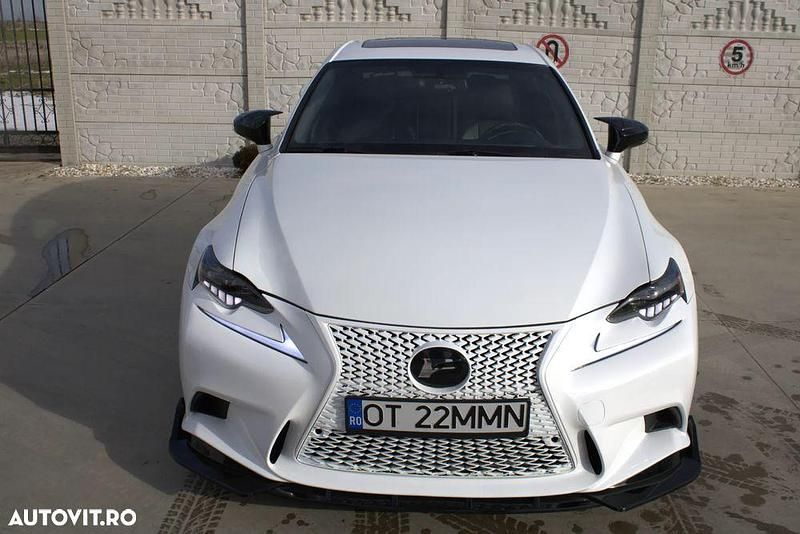 Second-hand Lexus IS250 Sport Line 208 CP (152 kW) 2014 Alb Berlinǎ