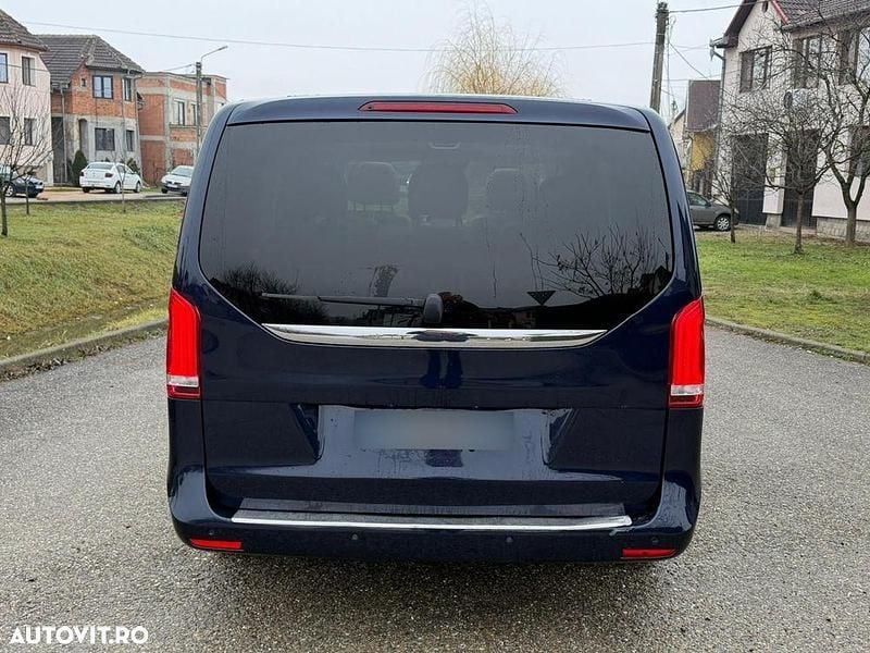 Second-hand Mercedes V250 Exclusive 190 CP (139 kW) 2018 Culoarealbastru Monovolum