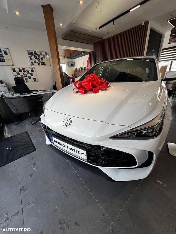 Nouă MG MG3 194 CP (142 kW) 2025 Culoarealb Hatchback