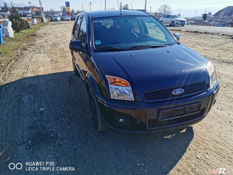 Negru Utilizat 2010 Ford Fusion Berlinǎ | 2.490 EUR - Imagine 1/4