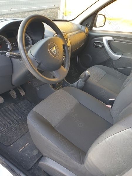 Alb Utilizat 2011 Dacia Duster SUV | 5.500 EUR (Preț OK) - Imagine 1/4