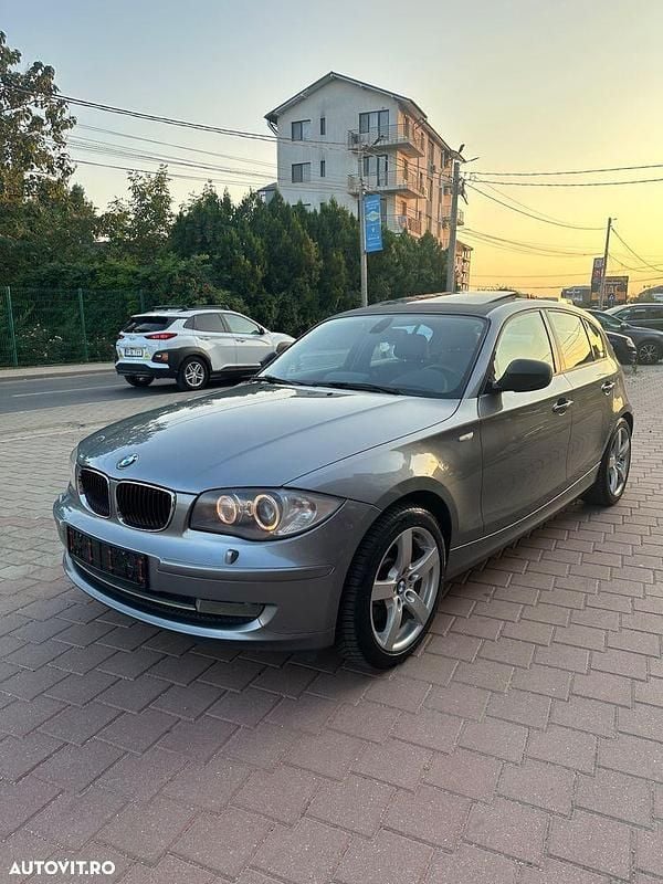 Culoareargint Utilizat 2011 BMW 123 Sport Line Hatchback | 5.600 EUR - Imagine 1/4