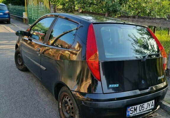 Second-hand Fiat Punto 60 CP (44 kW) 2000 Negru Hatchback