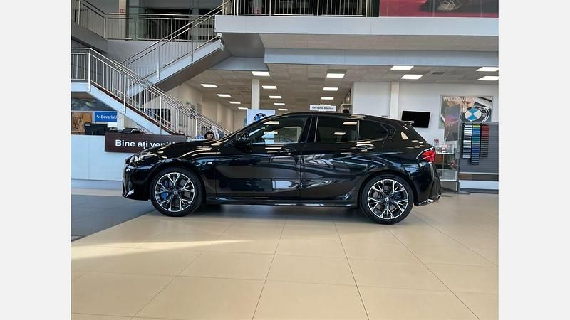 Second-hand BMW M135 Comfort Edition 317 CP (233 kW) 2024 Negru sapphire metalizat Hatchback