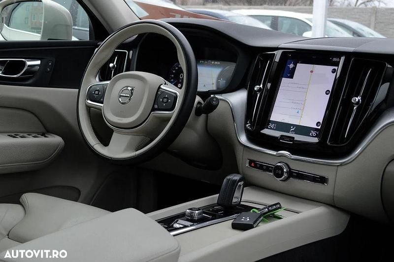 Second-hand Volvo XC60 Inscription 407 CP (299 kW) 2019 Culoarebej SUV