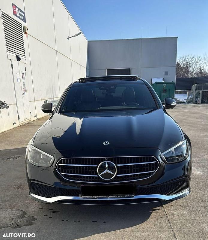 Second-hand Mercedes E220 200 CP (147 kW) 2021 Culoarenegru Berlinǎ