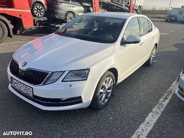 Culoarealb Utilizat 2018 Skoda Octavia Active Berlinǎ | 10.000 EUR (Preț bun) - Imagine 1/4