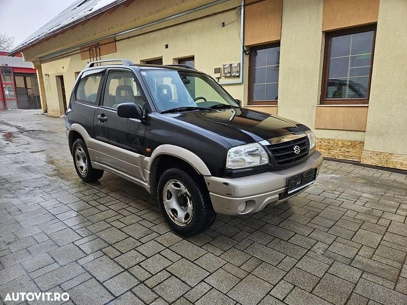 Second-hand Suzuki Grand Vitara Comfort 94 CP (69 kW) 2001 Culoarenegru SUV