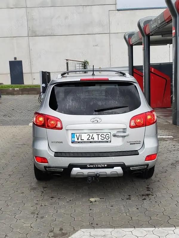 Second-hand Hyundai Santa Fe 150 CP (110 kW) 2007 Argintiu SUV