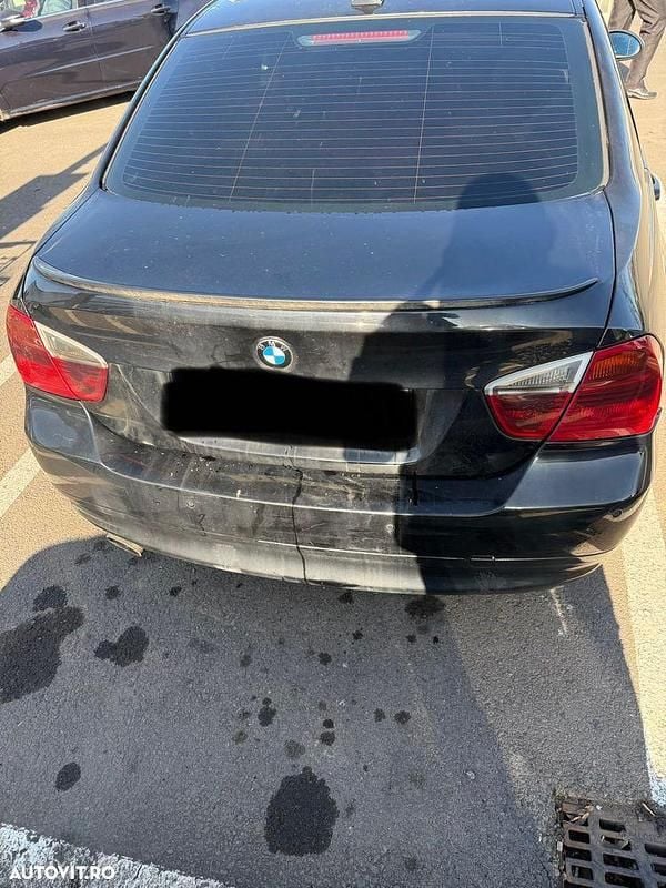 Second-hand BMW 320 177 CP (130 kW) 2007 Culoarenegru Berlinǎ