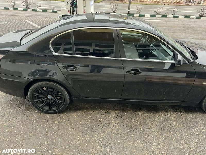 Second-hand BMW 530 235 CP (172 kW) 2007 Culoarenegru Berlinǎ