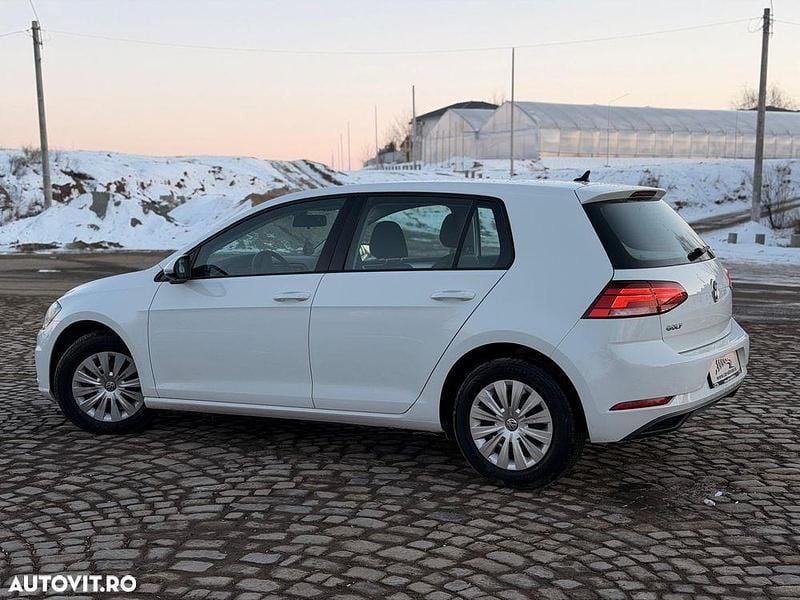 Second-hand VW Golf VII Trendline 115 CP (84 kW) 2020 Culoarealb Hatchback