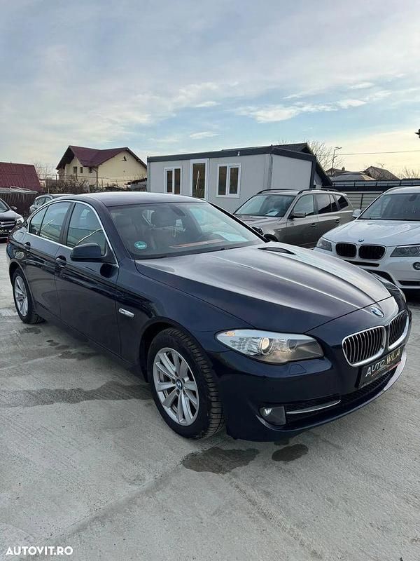 Second-hand BMW 520 184 CP (135 kW) 2012 Culoarealbastru Berlinǎ