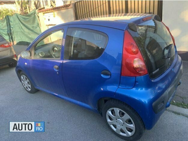 Second-hand Peugeot 107 68 CP (50 kW) 2011 Albastru Hatchback