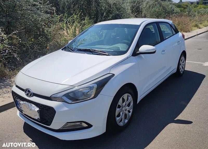 Culoarealb Utilizat 2017 Hyundai i20 | 6.100 EUR (Super Preț) - Imagine 1/4