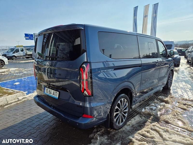 Second-hand Ford Tourneo Titanium X 170 CP (125 kW) 2024 Culoarealbastru Van