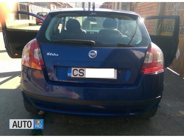 Second-hand Fiat Stilo 77 CP (56 kW) 2006 Albastru Hatchback