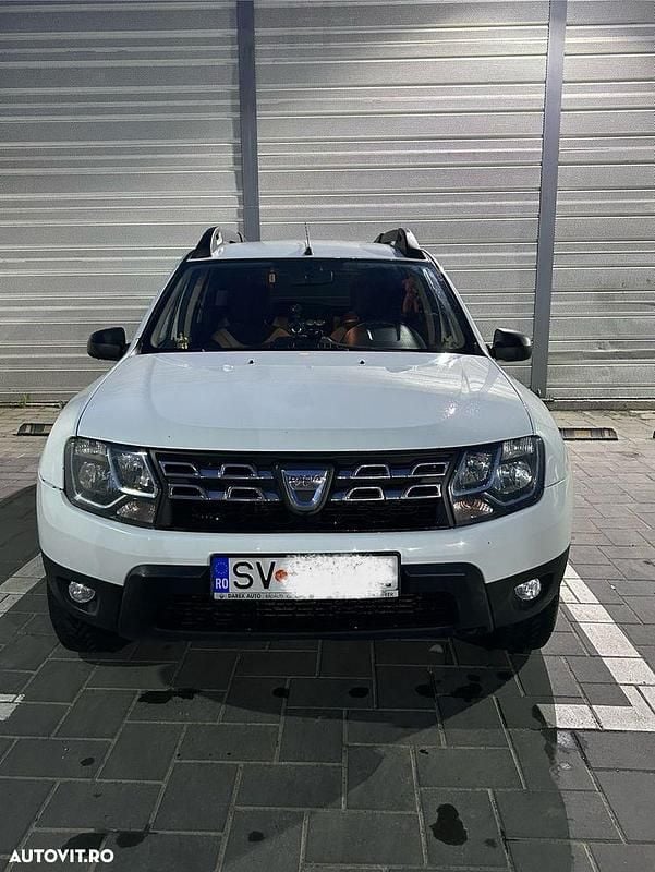Culoarealb Utilizat 2016 Dacia Duster Lauréate SUV | 6.500 EUR (Super Preț) - Imagine 1/4
