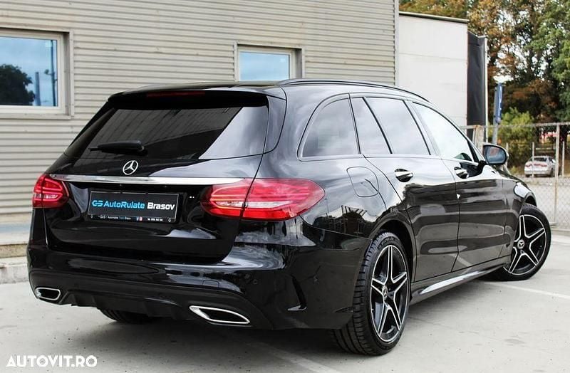 Second-hand Mercedes C220 AMG line 194 CP (142 kW) 2019 Culoarenegru Break