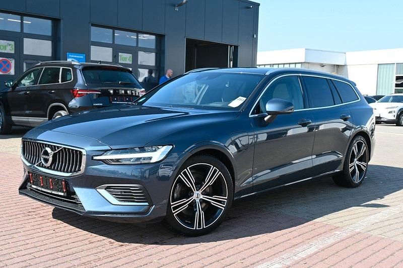 Second-hand 2022 Volvo V60 Inscription Break | 42.520 EUR (Puțin scump) - Imagine 1/1