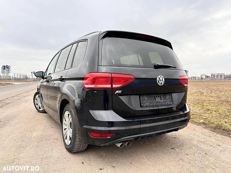 Second-hand VW Touran Comfortline 150 CP (110 kW) 2019 Culoarenegru Monovolum