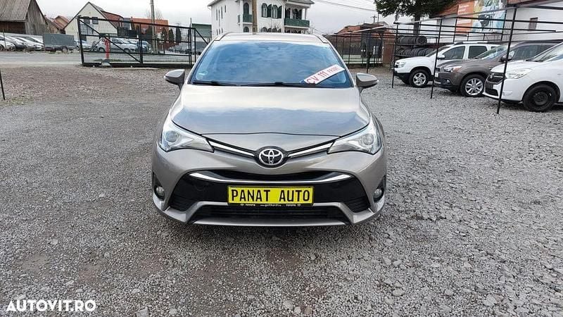 Second-hand Toyota Avensis Business Edition 143 CP (105 kW) 2016 Culoarebej Break