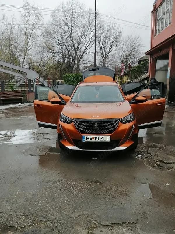 Utilizat 2020 Peugeot 2008 SUV | 18.000 EUR (Scump) - Imagine 1/4