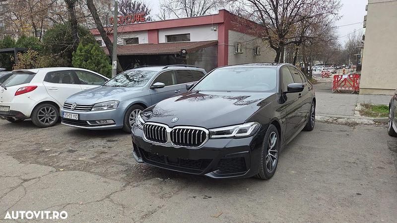 Culoarenegru Utilizat 2023 BMW 530e M Sport Berlinǎ | 42.950 EUR (Scump) - Imagine 1/4