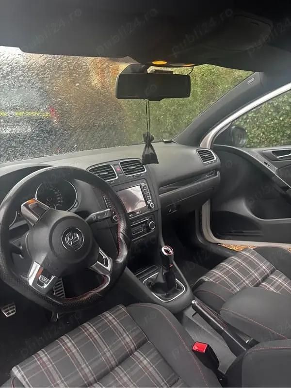 Second-hand VW Golf GTI 210 CP (154 kW) 2010 Coupe