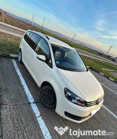 Bej Utilizat 2012 VW Touran Monovolum | 5.250 EUR (Preț OK) - Imagine 1/4
