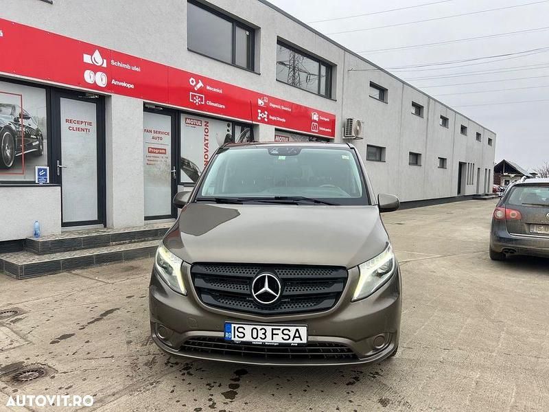 Second-hand Mercedes Vito 190 CP (139 kW) 2015 Culoaremaro Van