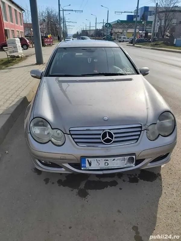 Utilizat 2005 Mercedes 200 Hatchback | 1.950 EUR - Imagine 1/4
