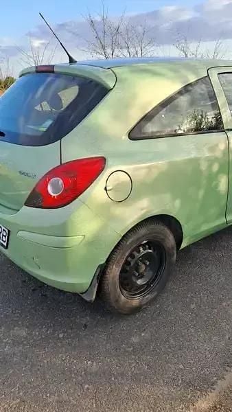 Second-hand Opel Corsa 75 CP (55 kW) 2010 Verde Break