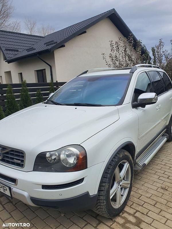 Culoarealb Utilizat 2011 Volvo XC90 R-Design SUV | 11.000 EUR (Preț bun) - Imagine 1/4