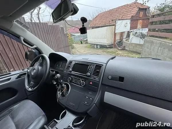 Second-hand VW Multivan Highline 180 CP (132 kW) 2011 Negru Van