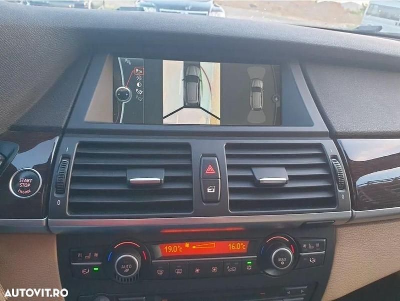 Second-hand BMW X5 306 CP (225 kW) 2011 Culoaremaro SUV