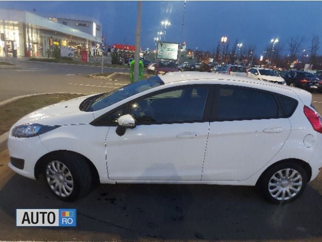Second-hand Ford Fiesta 75 CP (55 kW) 2014 Alb Hatchback