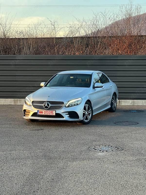 Second-hand Mercedes C200 AMG line 160 CP (117 kW) 2020 Argintiu Berlinǎ