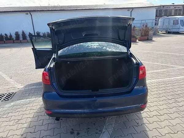 Second-hand VW Jetta 105 CP (77 kW) 2011 Berlinǎ