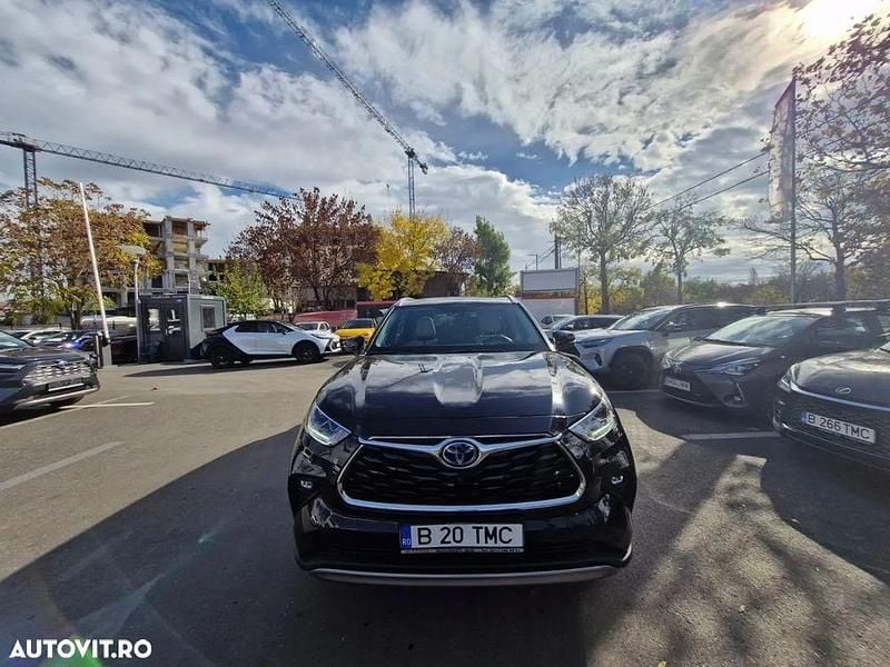 Culoarenegru Utilizat 2023 Toyota Highlander Luxury SUV | 58.900 EUR (Preț OK) - Imagine 1/4