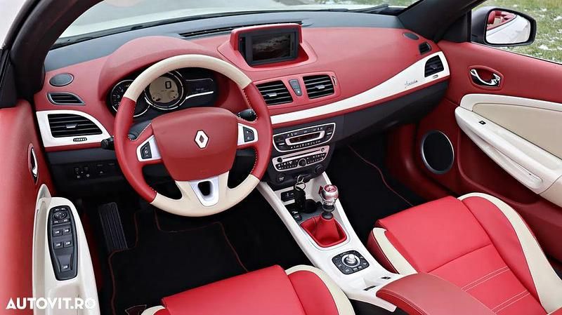 Culoarebej Utilizat 2012 Renault Mégane III Cabrio | 7.000 EUR (Scump) - Imagine 1/4