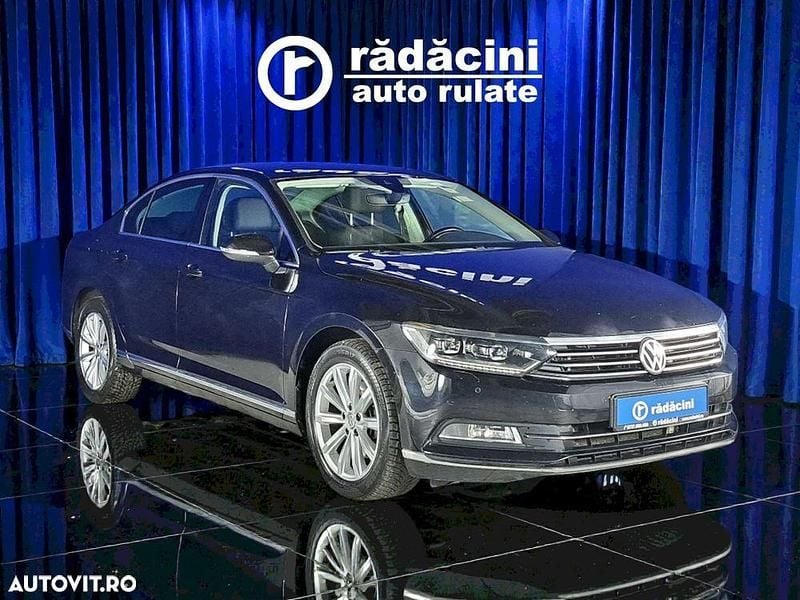 Culoarenegru Utilizat 2019 VW Passat Berlinǎ | 17.500 EUR (Preț bun) - Imagine 1/3