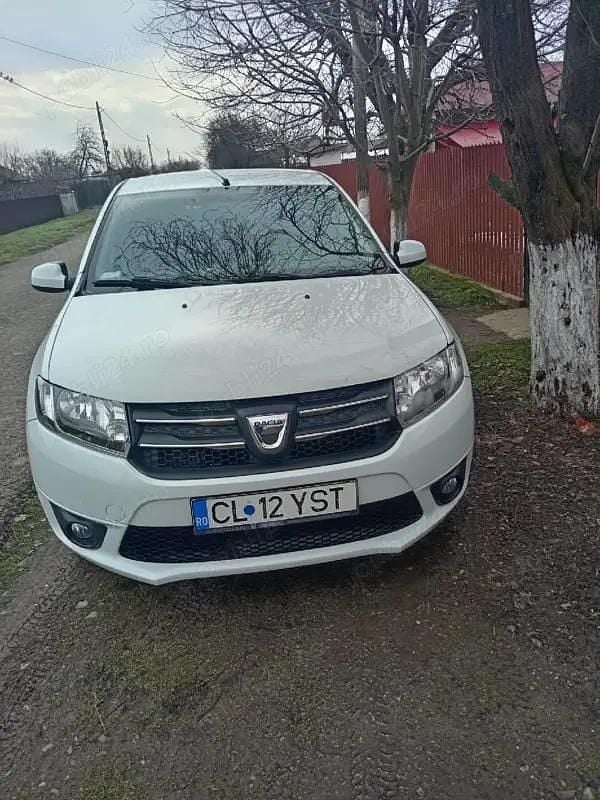 Second-hand Dacia Logan 90 CP (66 kW) 2015 Alb Berlinǎ