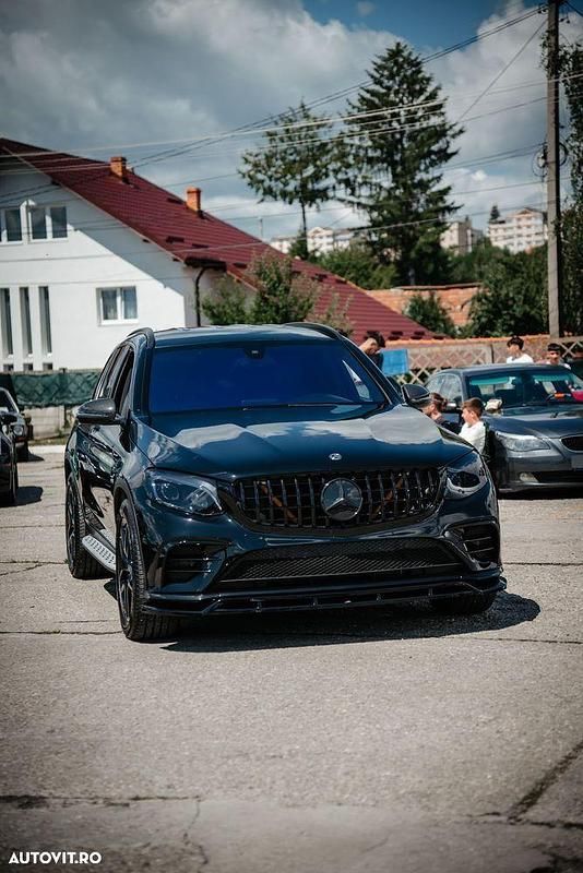 Culoarenegru Utilizat 2018 Mercedes GLC250 Exclusive SUV | 25.000 EUR (Preț OK) - Imagine 1/4