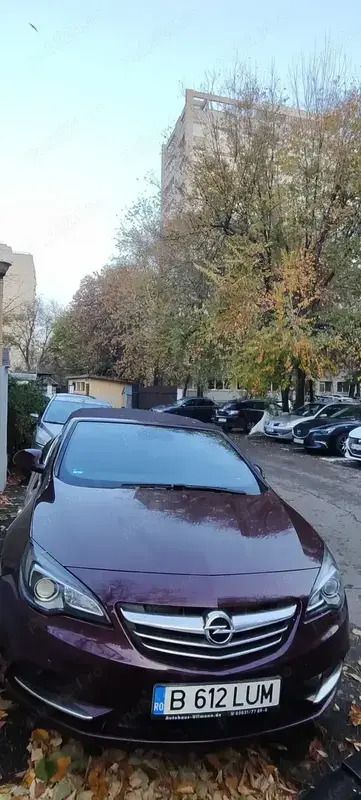Rosu Utilizat 2014 Opel Cascada Cabrio | 8.500 EUR - Imagine 1/4