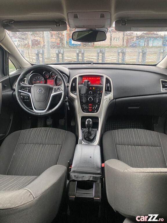 Second-hand Opel Astra Sport 120 CP (88 kW) 2011 Albastru Break