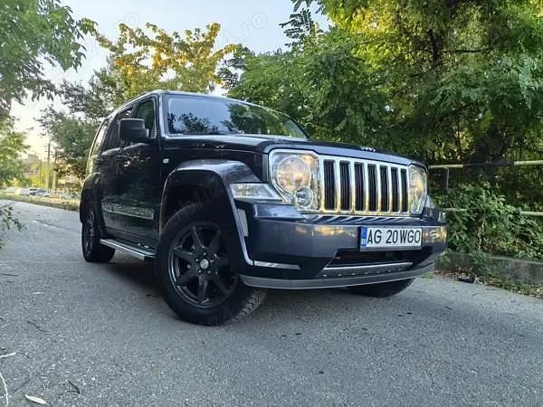 Gri Utilizat 2009 Jeep Cherokee SUV | 9.390 EUR - Imagine 1/4